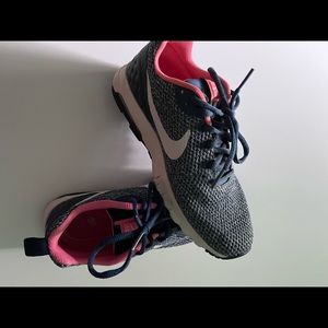 Women’s Nike Air Max Motion LW